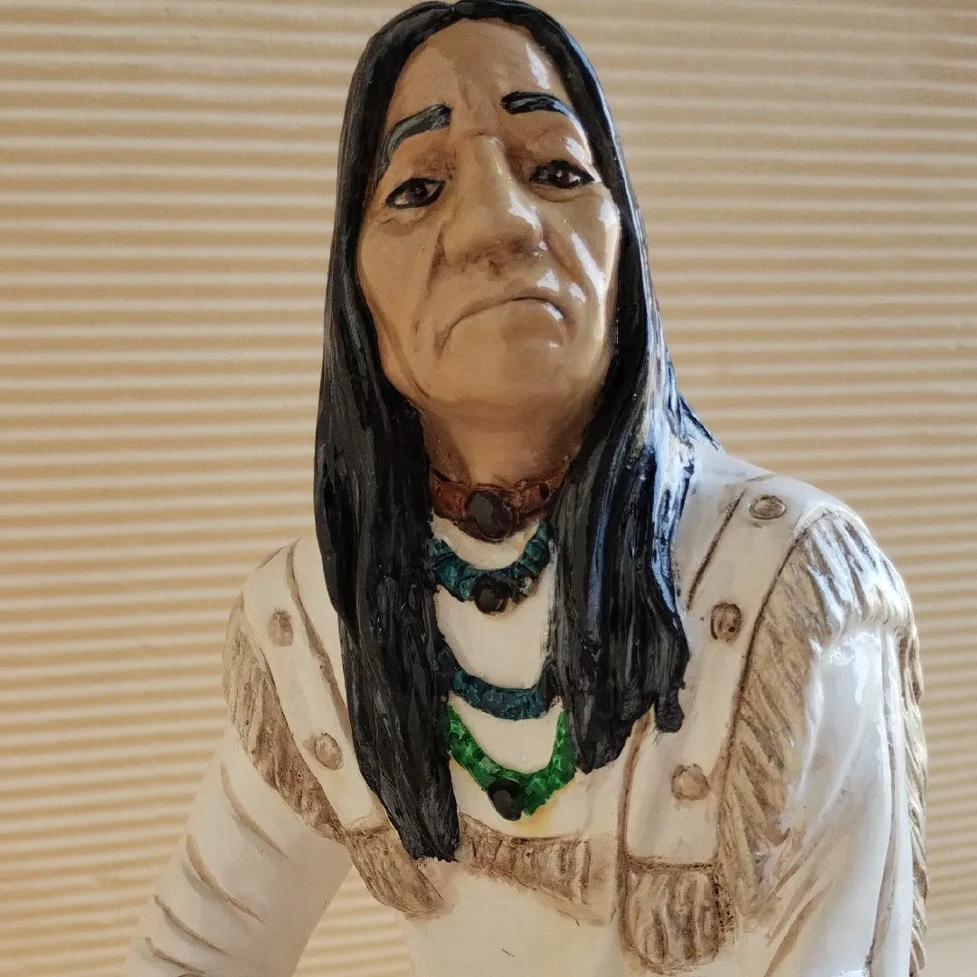 índio pajé sentado gesso 20 cm - artesanato feito à mão por Ateliê Silmara Boni