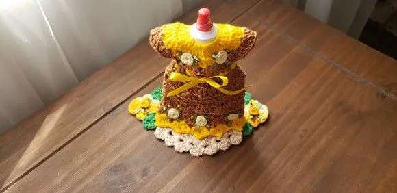 Capa para Adoçante Vestidinho Amarelo com Marrom Caramelo