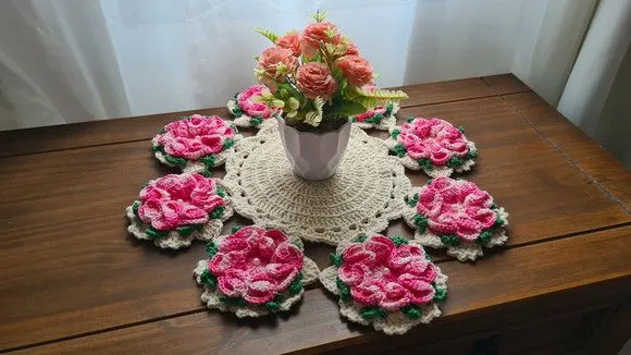 Mini Centro de Mesa em Crochê Flores Rosa Mescla - foto 3