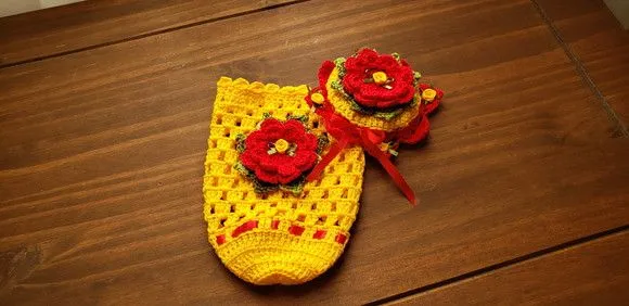 Capa para Potes 500 Grs em Crochê Amarelo Flores Vermelha - foto 2