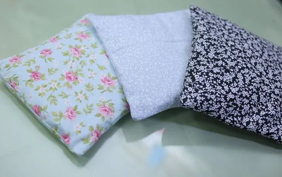 Bolsinha Térmica Terapeutica de Sementes e Ervas - artesanato feito à mão por Juliana Biz - casa e bem estar